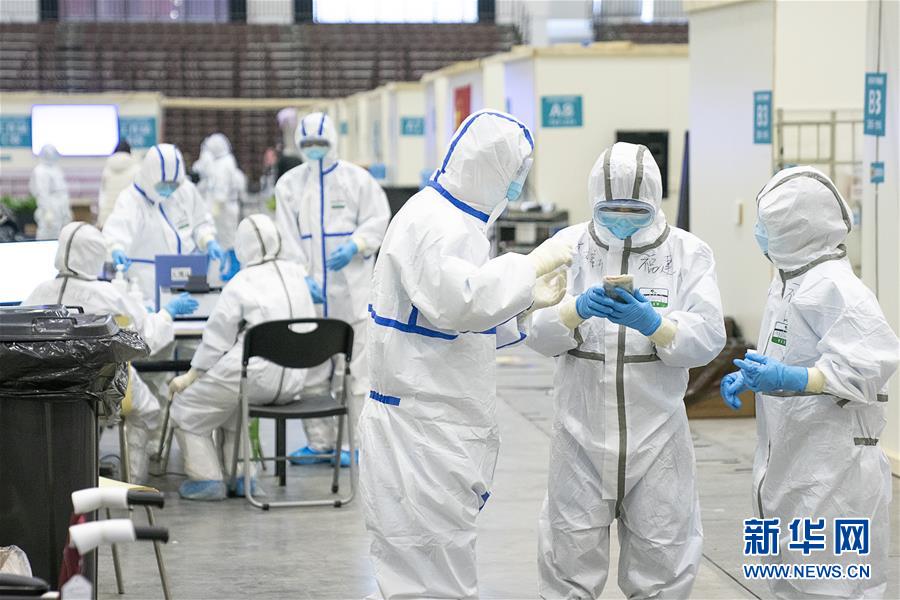 （新華全媒頭條&middot;圖文互動）（2）火線上的中流砥柱&mdash;&mdash;獻給奮戰(zhàn)在抗疫一線的醫(yī)務工作者