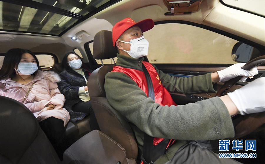 （新華全媒頭條&middot;圖文互動）（7）火線上的中流砥柱&mdash;&mdash;獻給奮戰(zhàn)在抗疫一線的醫(yī)務工作者