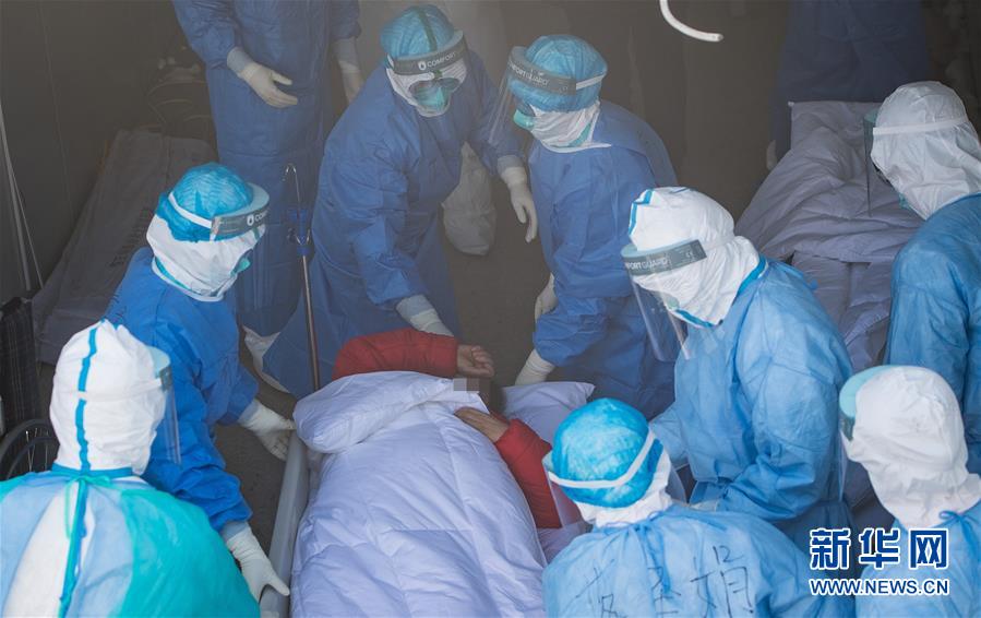 （新華全媒頭條&middot;圖文互動）（8）火線上的中流砥柱&mdash;&mdash;獻給奮戰(zhàn)在抗疫一線的醫(yī)務工作者