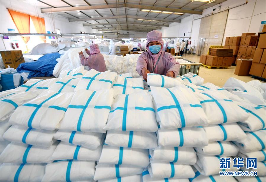 （聚焦疫情防控&middot;圖文互動）（5）我們能多產(chǎn)一件，前方就少一份風(fēng)險(xiǎn)&mdash;&mdash;醫(yī)用防護(hù)服&ldquo;河北制造&rdquo;緊急&ldquo;起飛&rdquo;記