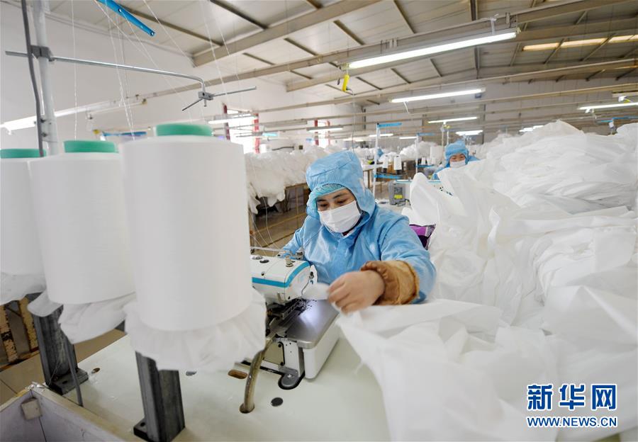 （聚焦疫情防控&middot;圖文互動）（6）我們能多產(chǎn)一件，前方就少一份風(fēng)險(xiǎn)&mdash;&mdash;醫(yī)用防護(hù)服&ldquo;河北制造&rdquo;緊急&ldquo;起飛&rdquo;記