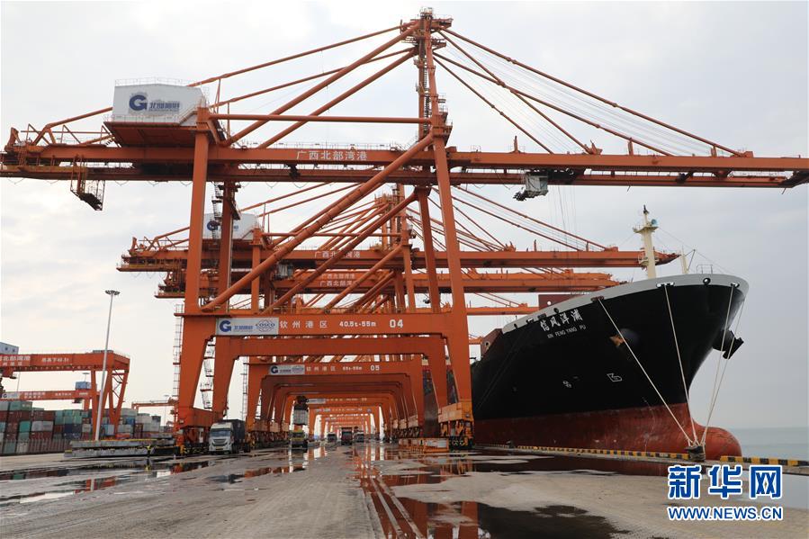 （圖文互動）（3）抓好防疫保暢，還管司機吃飯&mdash;&mdash;廣西欽州保稅港區(qū)服務企業(yè)復工見聞