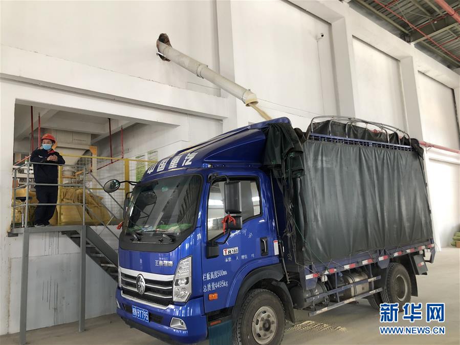 （圖文互動）（5）抓好防疫保暢，還管司機吃飯&mdash;&mdash;廣西欽州保稅港區(qū)服務企業(yè)復工見聞