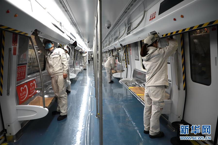 （圖文互動）（3）吃粉擼串，商圈&ldquo;打卡&rdquo;，動車出廠&mdash;&mdash;湖南&ldquo;標(biāo)簽&rdquo;復(fù)蘇記