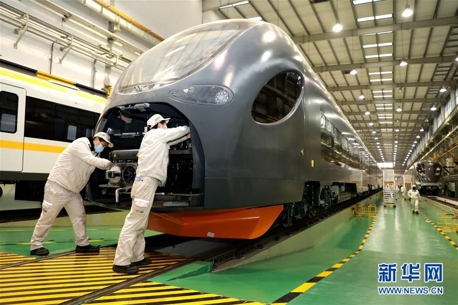 （圖文互動）（6）吃粉擼串，商圈&ldquo;打卡&rdquo;，動車出廠&mdash;&mdash;湖南&ldquo;標(biāo)簽&rdquo;復(fù)蘇記