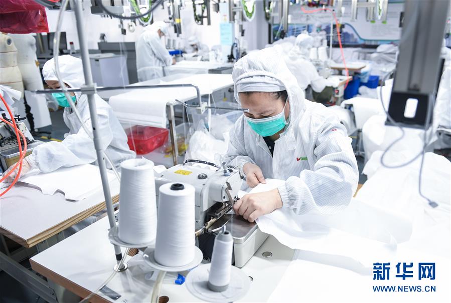 （聚焦疫情防控&middot;圖文互動(dòng)）（2）把最好的留給最需要的醫(yī)護(hù)人員&mdash;&mdash;深圳醫(yī)療物資企業(yè)生產(chǎn)見(jiàn)聞