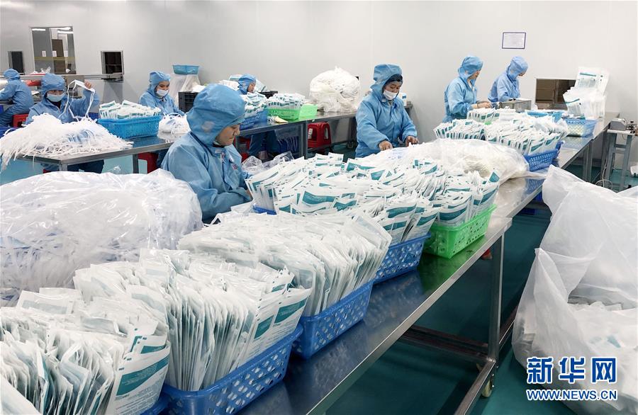 （聚焦疫情防控&middot;圖文互動(dòng)）（4）把最好的留給最需要的醫(yī)護(hù)人員&mdash;&mdash;深圳醫(yī)療物資企業(yè)生產(chǎn)見(jiàn)聞