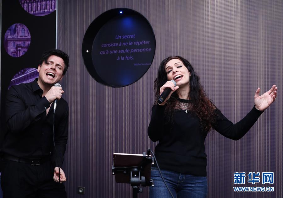 （國際&middot;圖文互動）（4）通訊：手牽手，我們共同驅(qū)散陰霾&mdash;&mdash;法國音樂人創(chuàng)作抗疫歌曲背后的故事