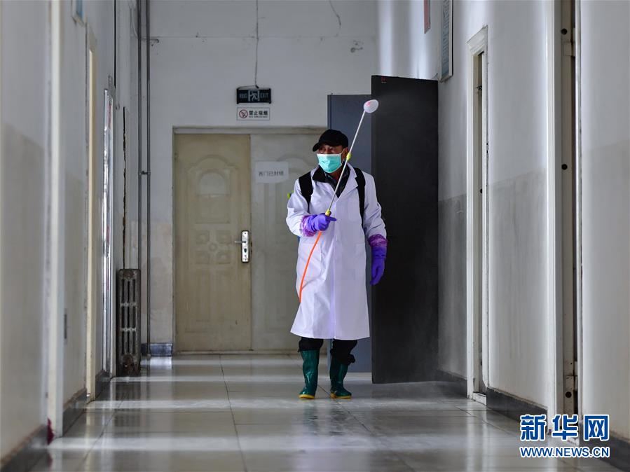 (新華全媒頭條·圖文互動(dòng))(13)春天里的瑯瑯書聲━━部分地方學(xué)校開學(xué)見聞