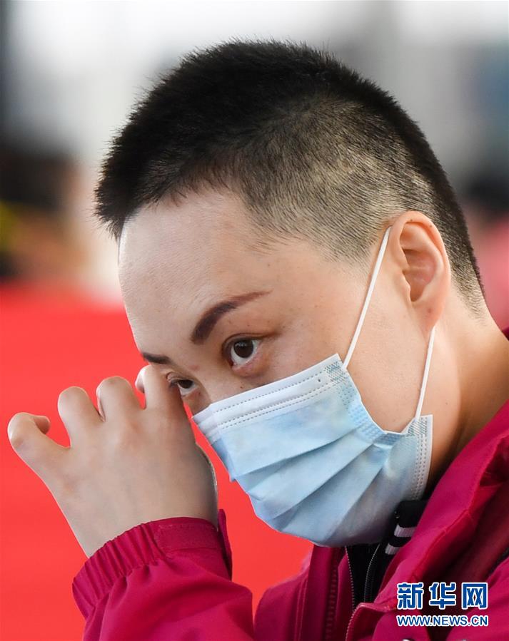 （新華全媒頭條&middot;圖文互動）（11）最美逆行者，武漢永遠(yuǎn)記得你！&mdash;&mdash;首批援鄂醫(yī)療隊(duì)返程紀(jì)實(shí)