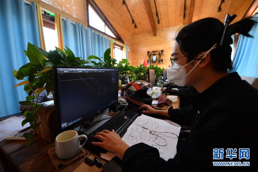 （聚焦復(fù)工復(fù)產(chǎn)&middot;圖文互動）（3）記者手記：戰(zhàn)&ldquo;疫&rdquo;中增長，這些企業(yè)做對了什么？