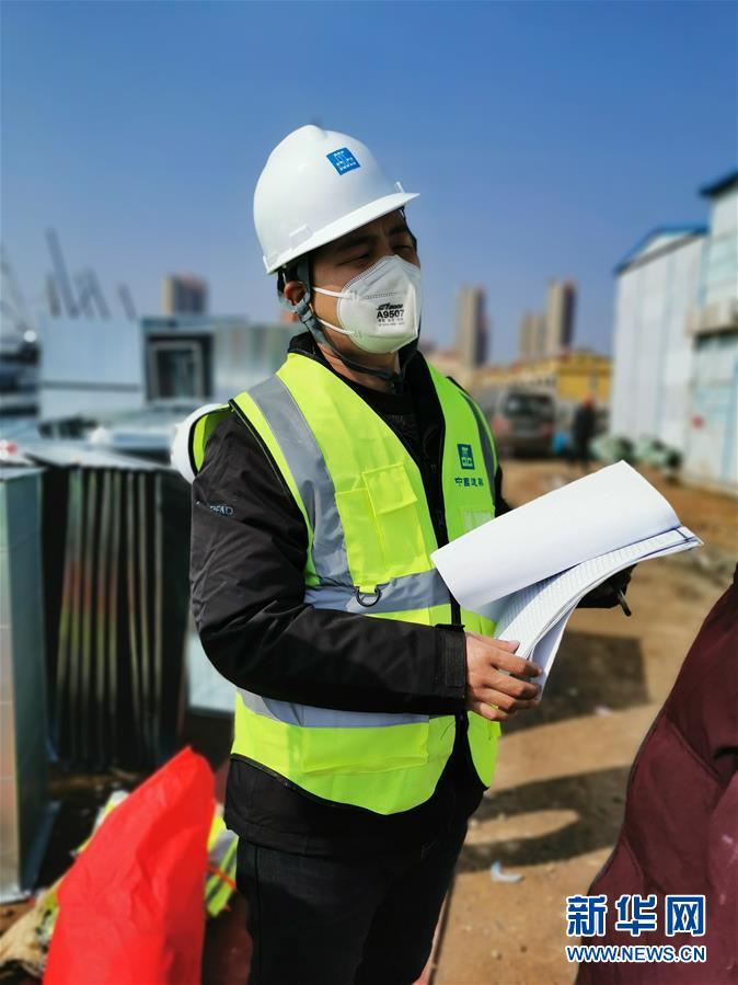 （一線抗疫群英譜&middot;圖文互動(dòng)）（1）羅文浩：&ldquo;女兒，你的名字里有溫暖，有榮光！&rdquo;