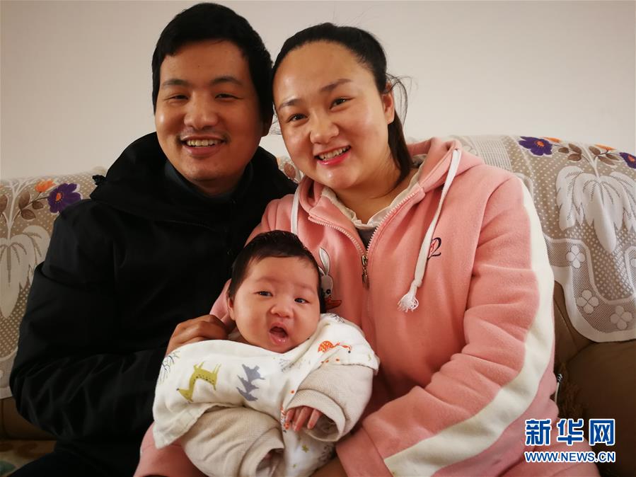 （一線抗疫群英譜&middot;圖文互動(dòng)）（6）羅文浩：&ldquo;女兒，你的名字里有溫暖，有榮光！&rdquo;