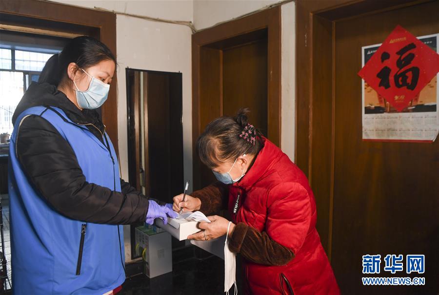 （習(xí)近平致敬的戰(zhàn)&ldquo;疫&rdquo;英雄&middot;社區(qū)工作者篇&middot;圖文互動）（2）他們，堅守一線戰(zhàn)風(fēng)雨