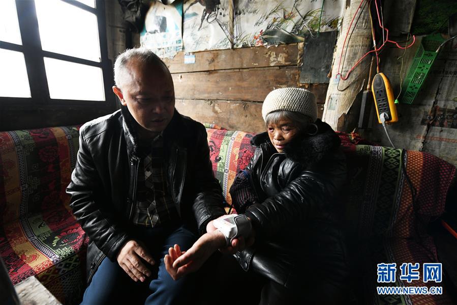 （新華全媒頭條&middot;圖文互動(dòng)）（9）來自大山深處的&ldquo;移民管家&rdquo;&mdash;&mdash;記貴州正安縣瑞濠街道辦事處主任吳太璽