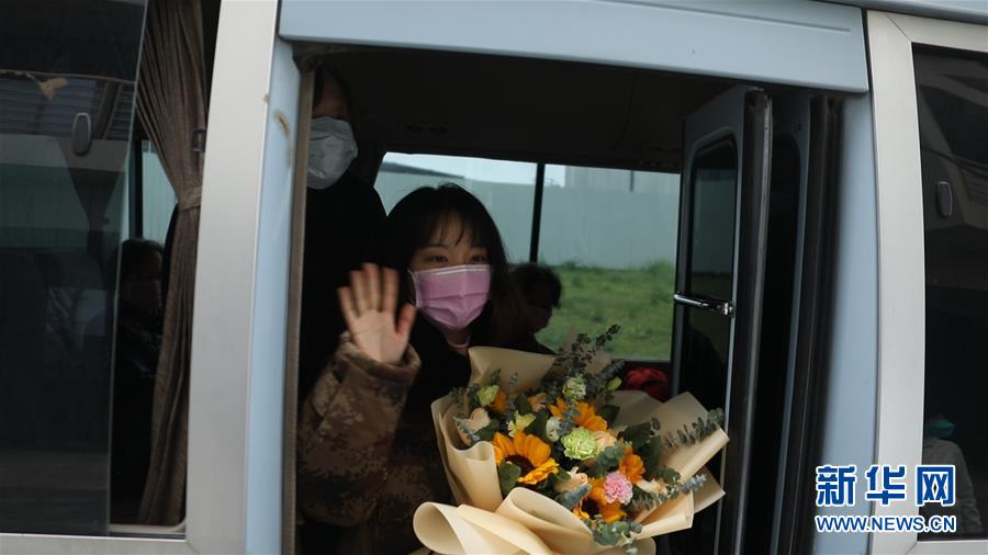 （新華全媒頭條&middot;習近平致敬的戰(zhàn)&ldquo;疫&rdquo;英雄&middot;武漢人民篇&middot;圖文互動）（3）壯哉，大武漢&mdash;&mdash;獻給英雄的武漢人民