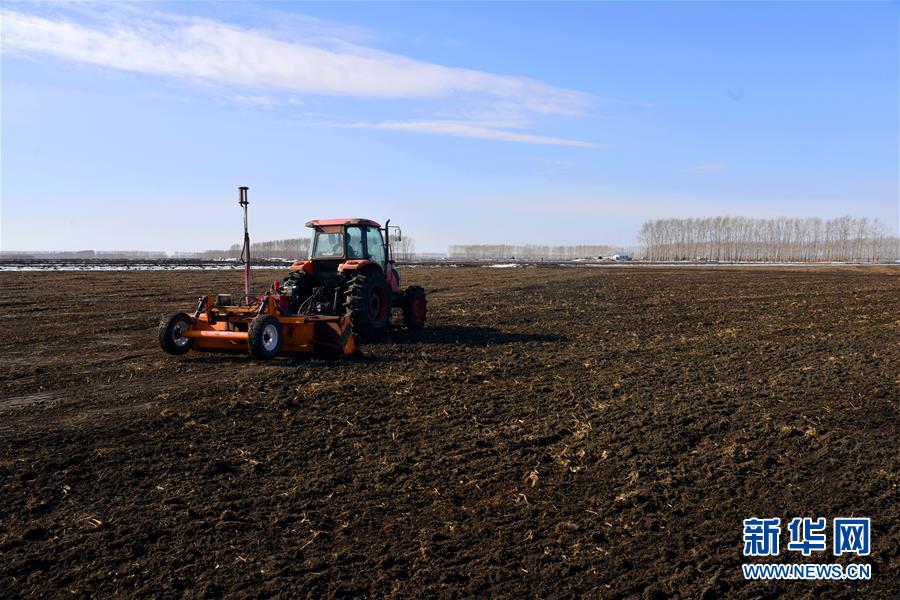 （在習近平新時代中國特色社會主義思想指引下&mdash;&mdash;新時代新作為新篇章&middot;習近平總書記關切事&middot;圖文互動）（4）希望的田野，希望的春天&mdash;&mdash;各地農(nóng)業(yè)生產(chǎn)新動態(tài)掃描