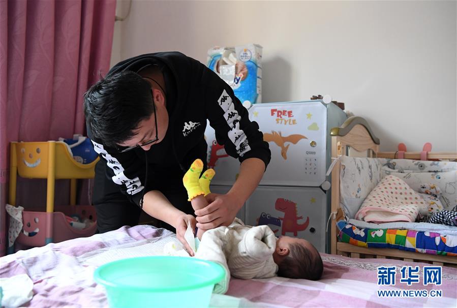 （一線抗疫群英譜&middot;圖文互動）（3）&ldquo;再年輕，也要學做頂梁柱&rdquo;&mdash;&mdash;記&ldquo;95后&rdquo;干警李文超