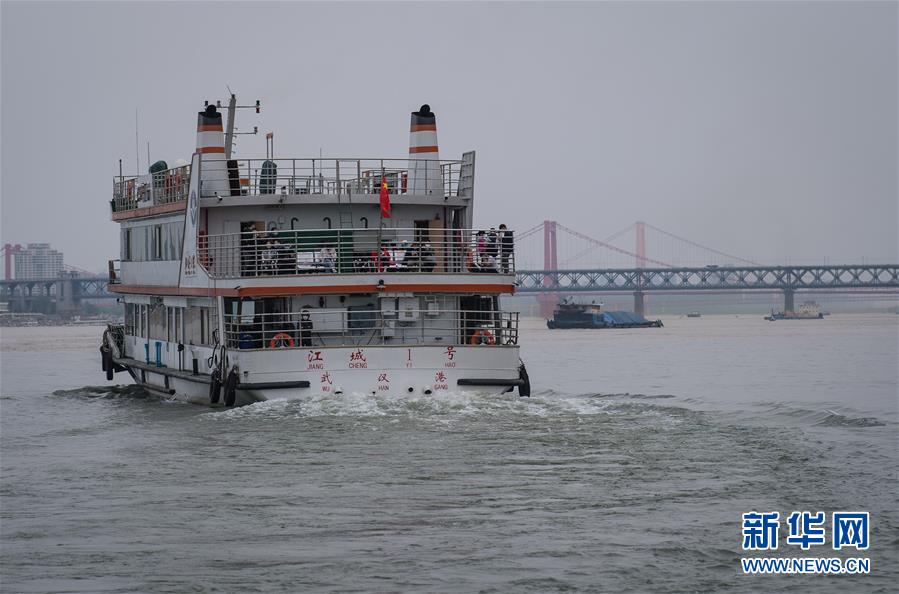 （新華全媒頭條&middot;圖文互動(dòng)）（13）武漢重啟，不負(fù)春天&mdash;&mdash;寫(xiě)在武漢&ldquo;解封&rdquo;之際