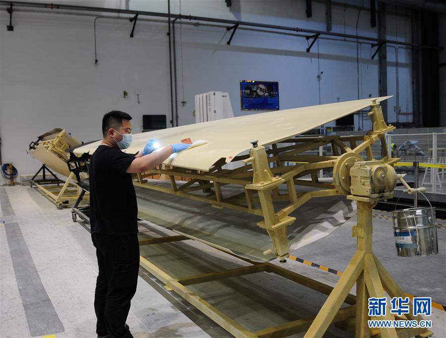 (在習(xí)近平新時代中國特色社會主義思想指引下——新時代新作為新篇章·習(xí)近平總書記關(guān)切事·圖文互動)(2)按下復(fù)工復(fù)產(chǎn)“快進(jìn)鍵”