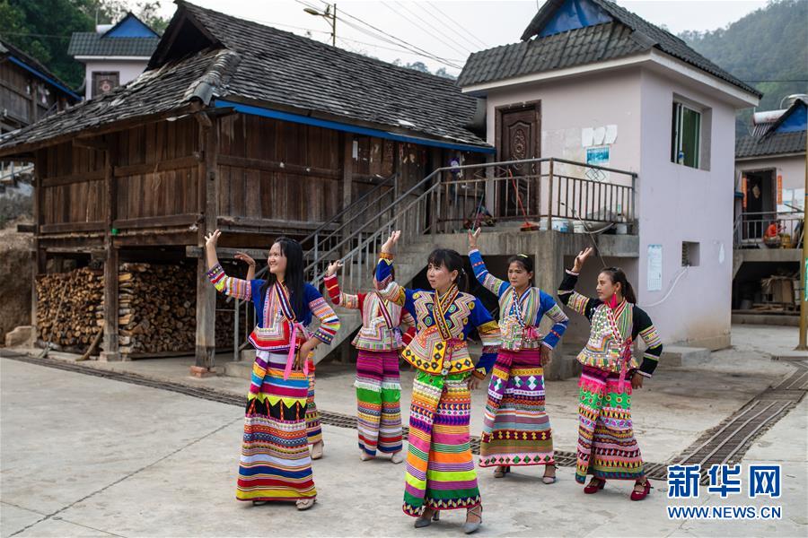 (決戰(zhàn)決勝脫貧攻堅·圖文互動)(3)“孩子再也不用學打獵了”——拉祜族女獵手告別狩獵