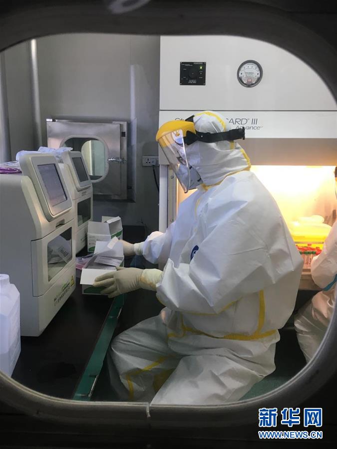 （一線抗疫群英譜&middot;圖文互動(dòng)）（2）山西檢測(cè)員伉儷：疫情不退，決不放松