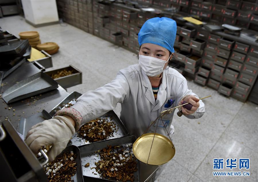 （聚焦疫情防控&middot;圖文互動）（14）分秒必爭！一切為了治病救人&mdash;&mdash;中國抗疫生命至上的生動實踐