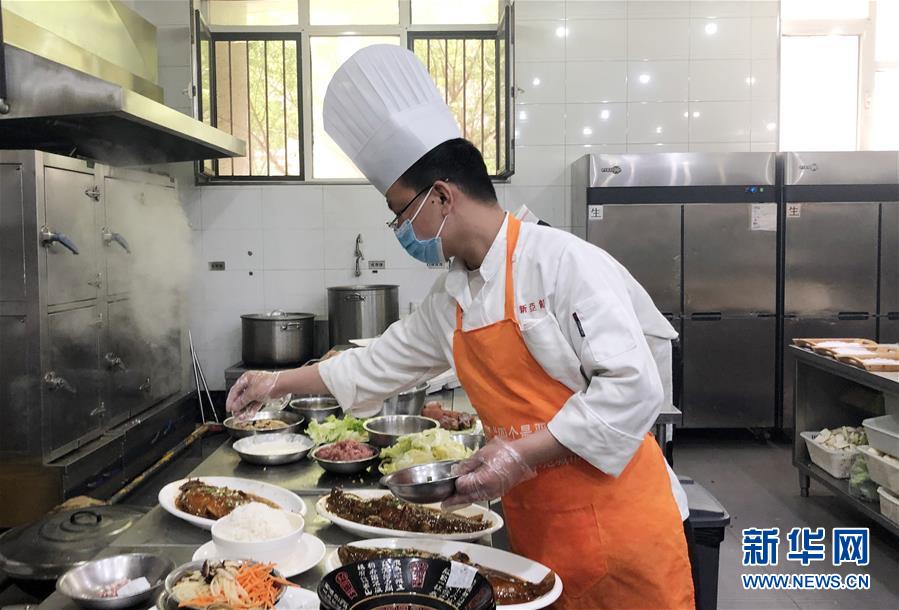（聚焦復(fù)工復(fù)產(chǎn)&middot;圖文互動）（3）春暖花開迎客來&mdash;&mdash;天津餐飲業(yè)回暖一線直擊