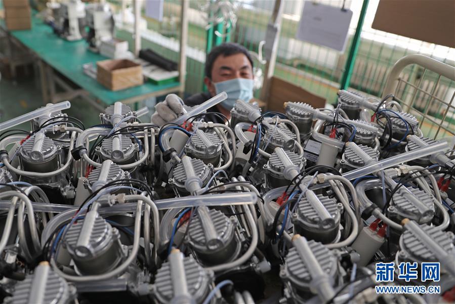 （聚焦疫情防控&middot;圖文互動）（10）團(tuán)結(jié)起來！我們?nèi)f眾一心！&mdash;&mdash;中國抗疫人民力量的生動實踐