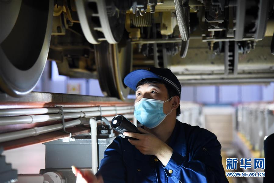 (圖文互動(dòng))(8)“看不見(jiàn)”的勞動(dòng)者