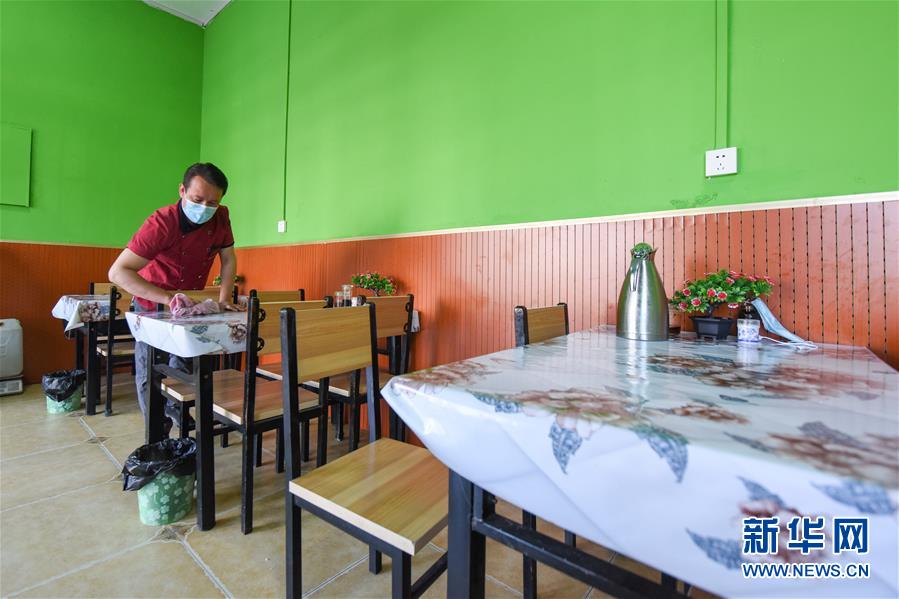 （決戰(zhàn)決勝脫貧攻堅(jiān)&middot;圖文互動）（3）阿布都艾尼北上務(wù)工&ldquo;三級跳&rdquo;