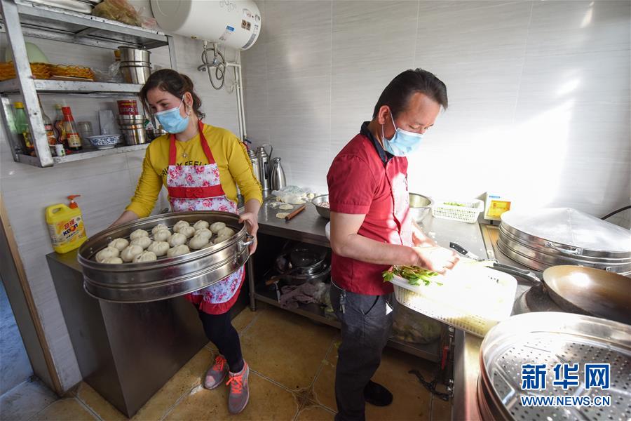 （決戰(zhàn)決勝脫貧攻堅(jiān)&middot;圖文互動）（7）阿布都艾尼北上務(wù)工&ldquo;三級跳&rdquo;