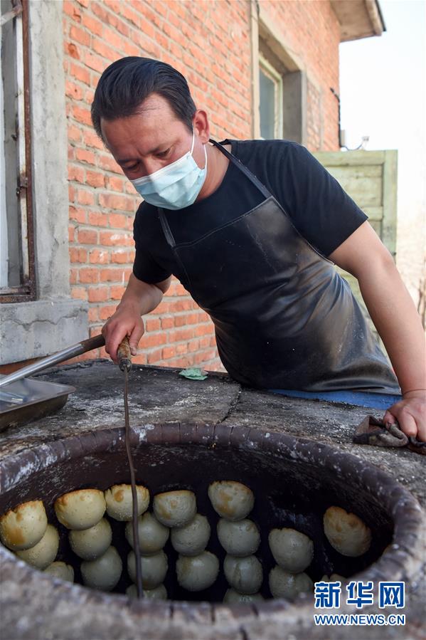 （決戰(zhàn)決勝脫貧攻堅(jiān)&middot;圖文互動）（8）阿布都艾尼北上務(wù)工&ldquo;三級跳&rdquo;