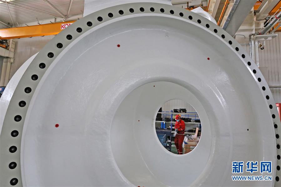 (聚焦復(fù)工復(fù)產(chǎn)·圖文互動)(1)聆聽復(fù)蘇的腳步——新疆企業(yè)一線生產(chǎn)見聞