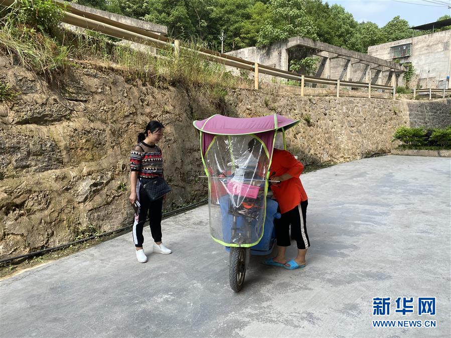 （決戰(zhàn)決勝脫貧攻堅(jiān)&middot;圖文互動(dòng)）（3）三個(gè)土家女人見(jiàn)證一口刀村搬遷史