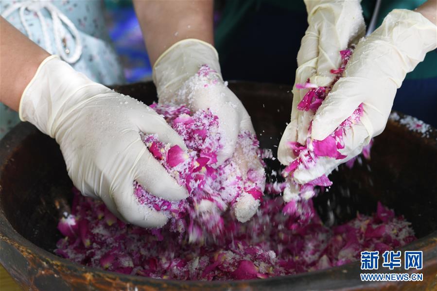 （決戰(zhàn)決勝脫貧攻堅(jiān)&middot;聚焦三區(qū)三州&middot;圖文互動(dòng)）（4）號(hào)角聲里看于田&mdash;&mdash;來自庫爾班大叔故鄉(xiāng)的脫貧報(bào)告