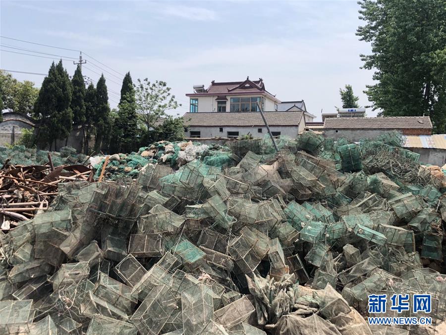 （新華視點&middot;圖文互動）（1）偷捕現(xiàn)象未絕，&ldquo;江鮮&rdquo;仍在高價交易&mdash;&mdash;長江&ldquo;禁漁令&rdquo;實施近半年追蹤