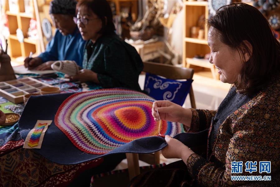 （在習近平新時代中國特色社會主義思想指引下&mdash;&mdash;新時代新作為新篇章&middot;習近平總書記關(guān)切事&middot;圖文互動）（1）讓每一個角落都感受到幸福的溫情&mdash;&mdash;人口較少民族在脫貧攻堅大潮中的奮進故事