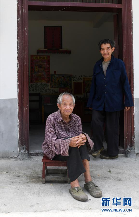 （在習近平新時代中國特色社會主義思想指引下&mdash;&mdash;新時代新作為新篇章&middot;習近平總書記關(guān)切事&middot;圖文互動）（6）讓每一個角落都感受到幸福的溫情&mdash;&mdash;人口較少民族在脫貧攻堅大潮中的奮進故事