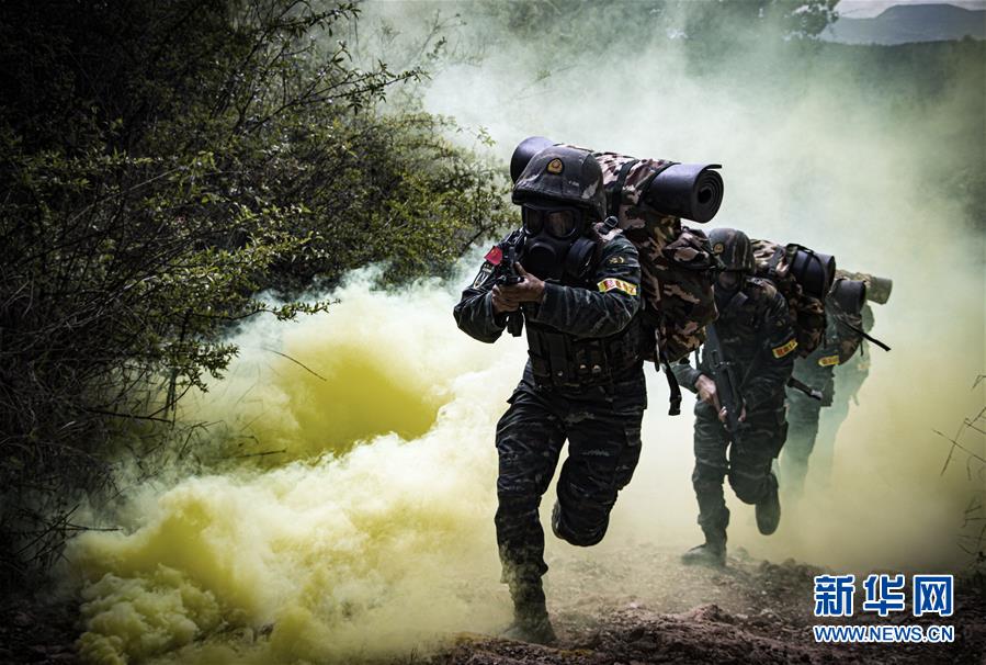 (圖文互動(dòng))(11)武警部隊(duì)抓好常態(tài)化疫情防控條件下“魔鬼周”極限訓(xùn)練