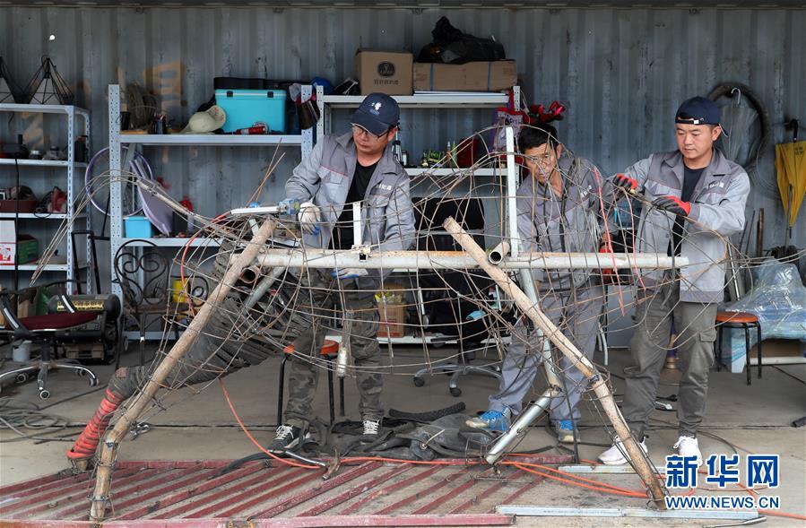 (新華全媒頭條·圖文互動)(5)演繹新時尚 答好治理卷——上海實施垃圾分類效果追蹤
