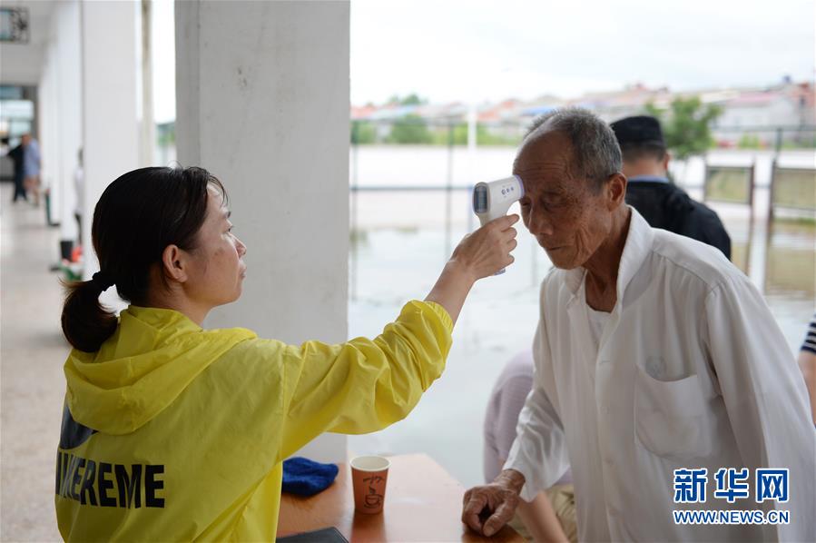 (在習(xí)近平新時(shí)代中國(guó)特色社會(huì)主義思想指引下——新時(shí)代新作為新篇章·習(xí)近平總書(shū)記關(guān)切事·圖文互動(dòng))(1)戰(zhàn)洪魔 保安全——近期防汛救災(zāi)熱點(diǎn)觀察