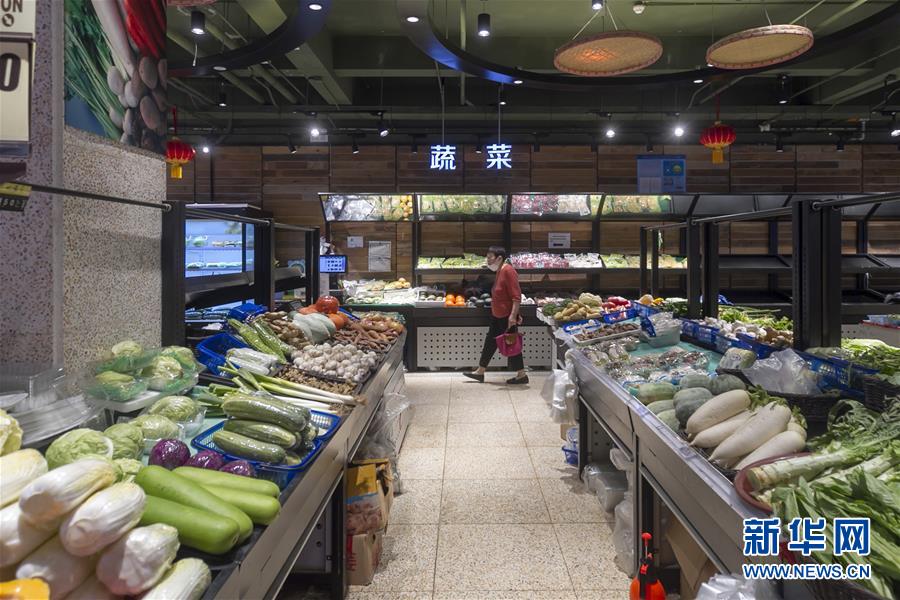 （圖文互動(dòng)）（1）告別臟亂，留住溫情&mdash;&mdash;上海鬧市小菜場(chǎng)見聞