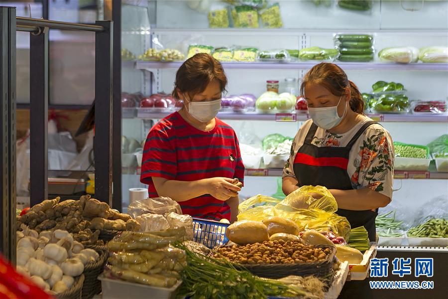 （圖文互動(dòng)）（3）告別臟亂，留住溫情&mdash;&mdash;上海鬧市小菜場(chǎng)見聞