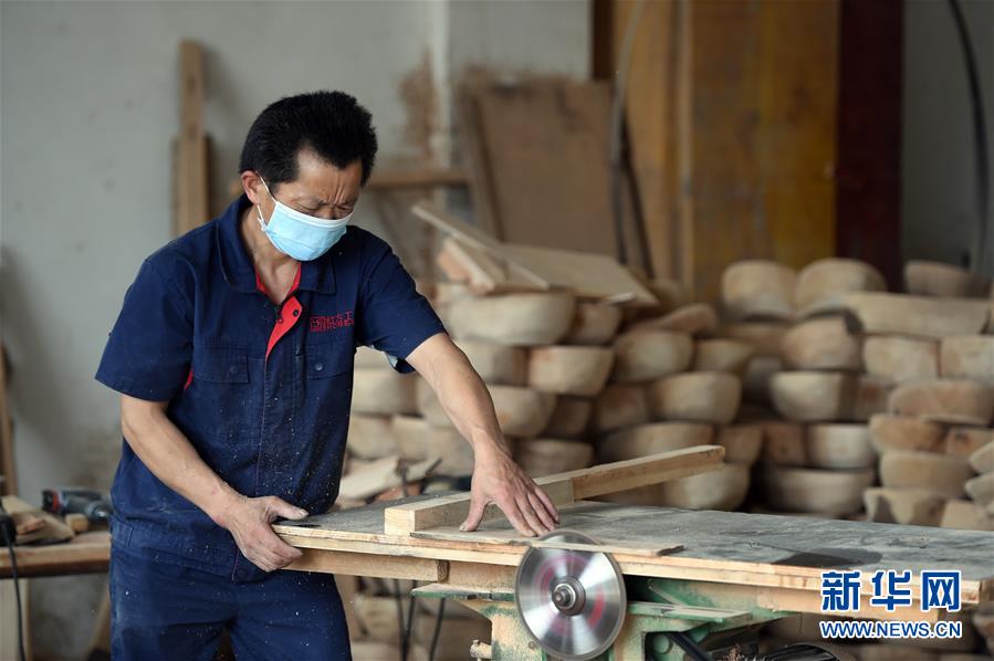  （新華全媒頭條&middot;圖文互動(dòng)）（5）青春，在希望的田野上&mdash;&mdash;大別山區(qū)尋訪&ldquo;城歸&rdquo;大學(xué)畢業(yè)生