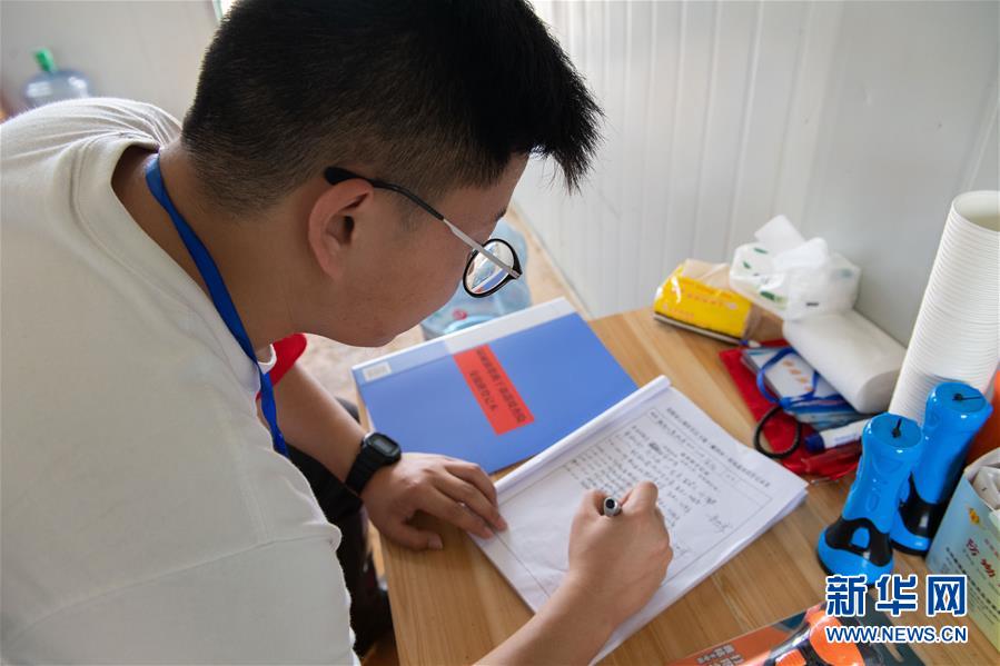 （防汛抗洪&middot;圖文互動(dòng)）（4）在大堤上成長(zhǎng)，為人民守護(hù)&mdash;&mdash;洪水中的青年&ldquo;生力軍&rdquo;