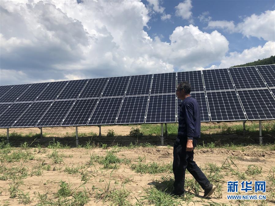 （決戰(zhàn)決勝脫貧攻堅(jiān)&middot;圖文互動(dòng)）（2）石頭縫里&ldquo;種太陽&rdquo;