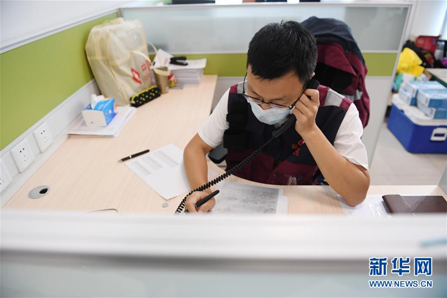 （新華全媒頭條&middot;圖文互動(dòng)）（2）首都再戰(zhàn)&ldquo;疫&rdquo;，難忘40天&mdash;&mdash;寫在北京應(yīng)急響應(yīng)級(jí)別降級(jí)之際