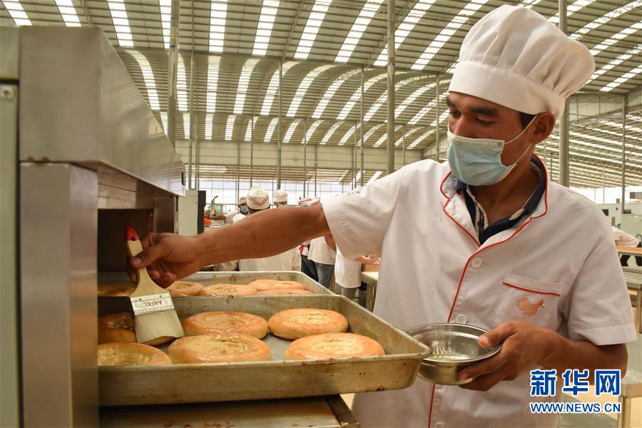 (決戰(zhàn)決勝脫貧攻堅(jiān)·圖文互動(dòng))(3)新疆喀什:馕產(chǎn)業(yè)助脫貧