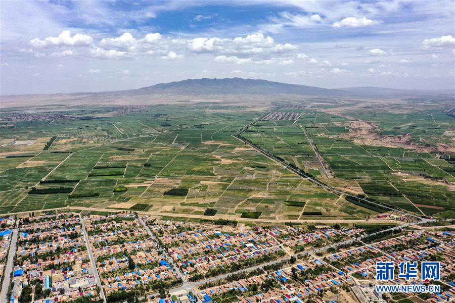 （新華全媒頭條&middot;走向我們的小康生活&middot;圖文互動(dòng)）（3）23萬(wàn)人的命運(yùn)轉(zhuǎn)折&mdash;&mdash;我國(guó)最大易地生態(tài)移民安置區(qū)的脫貧密碼